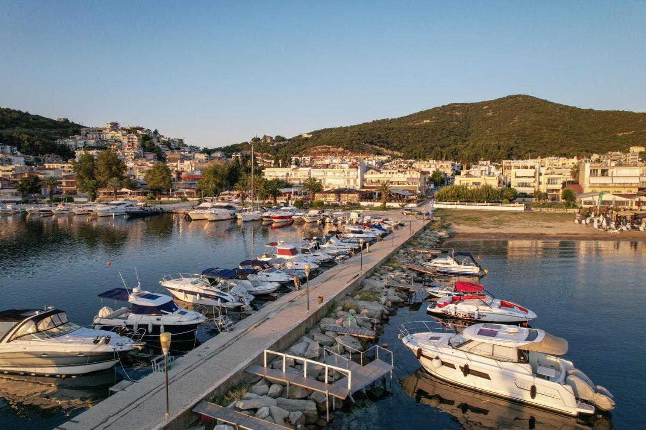 Blue Wave Luxury Suites Nea Iraklitsa Exterior foto