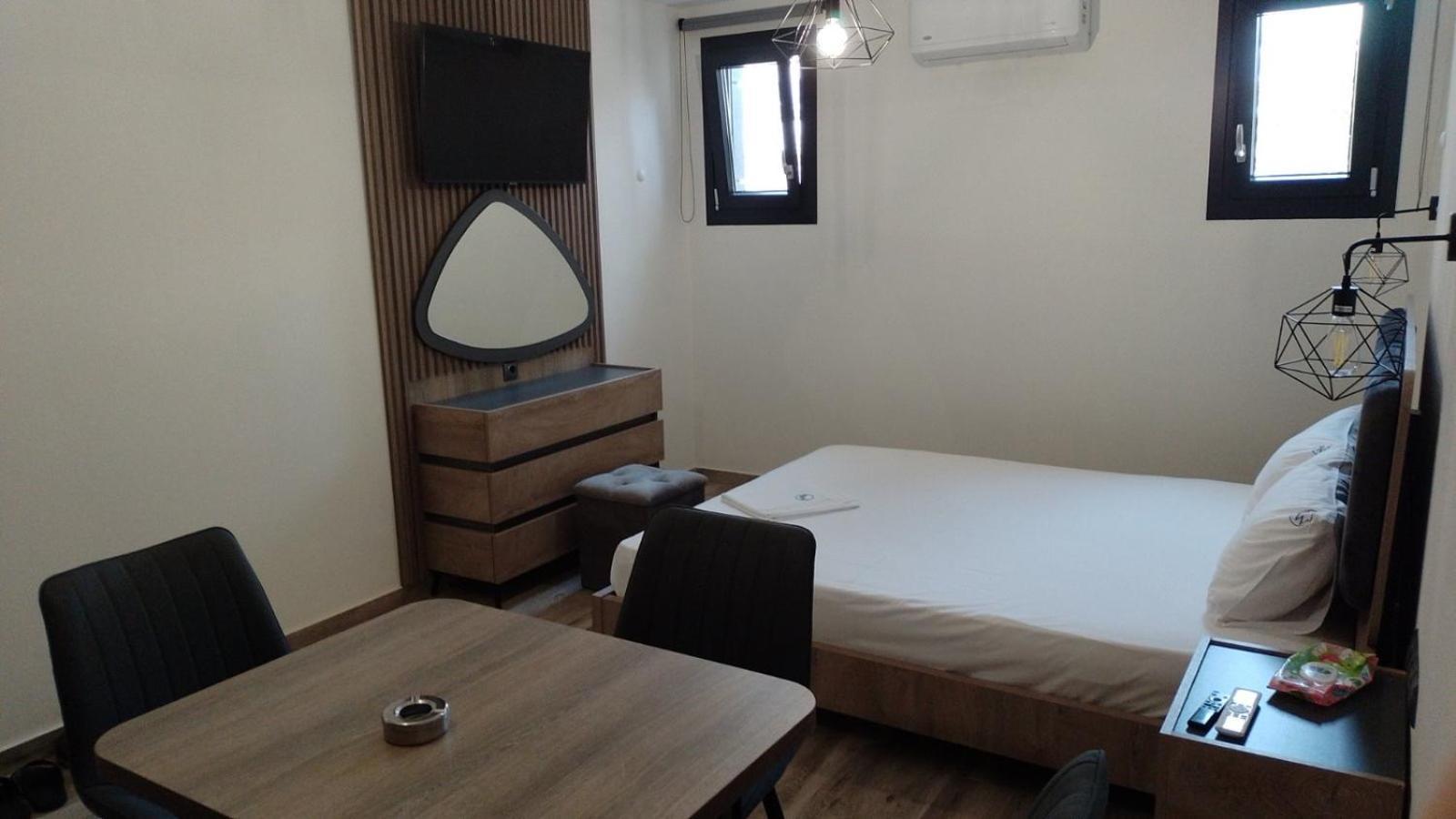 Blue Wave Luxury Suites Nea Iraklitsa Quarto foto