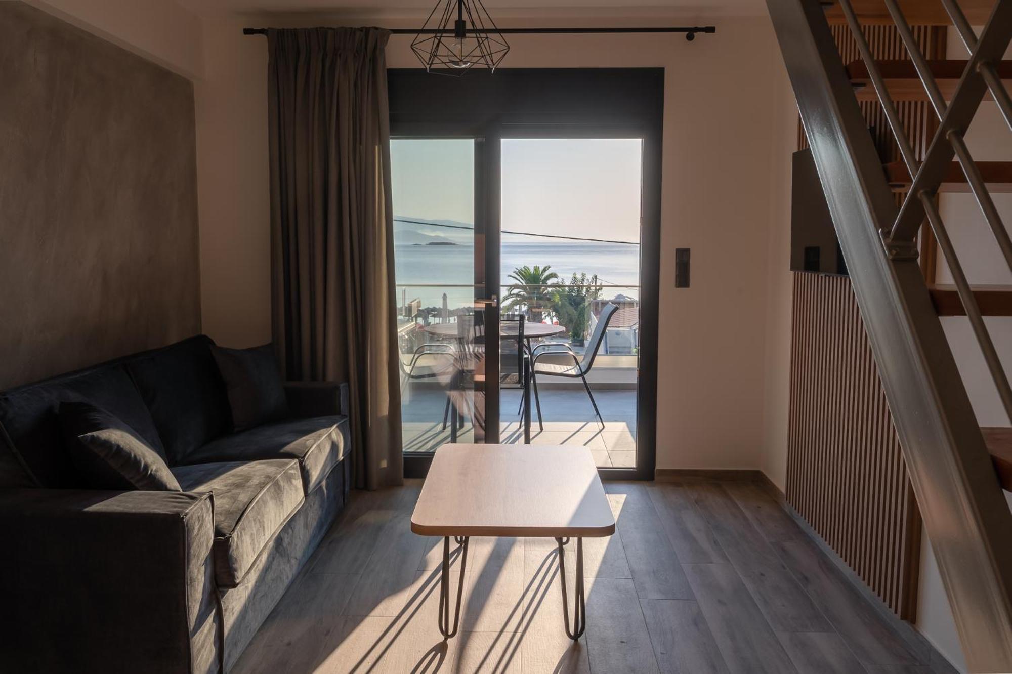 Blue Wave Luxury Suites Nea Iraklitsa Quarto foto